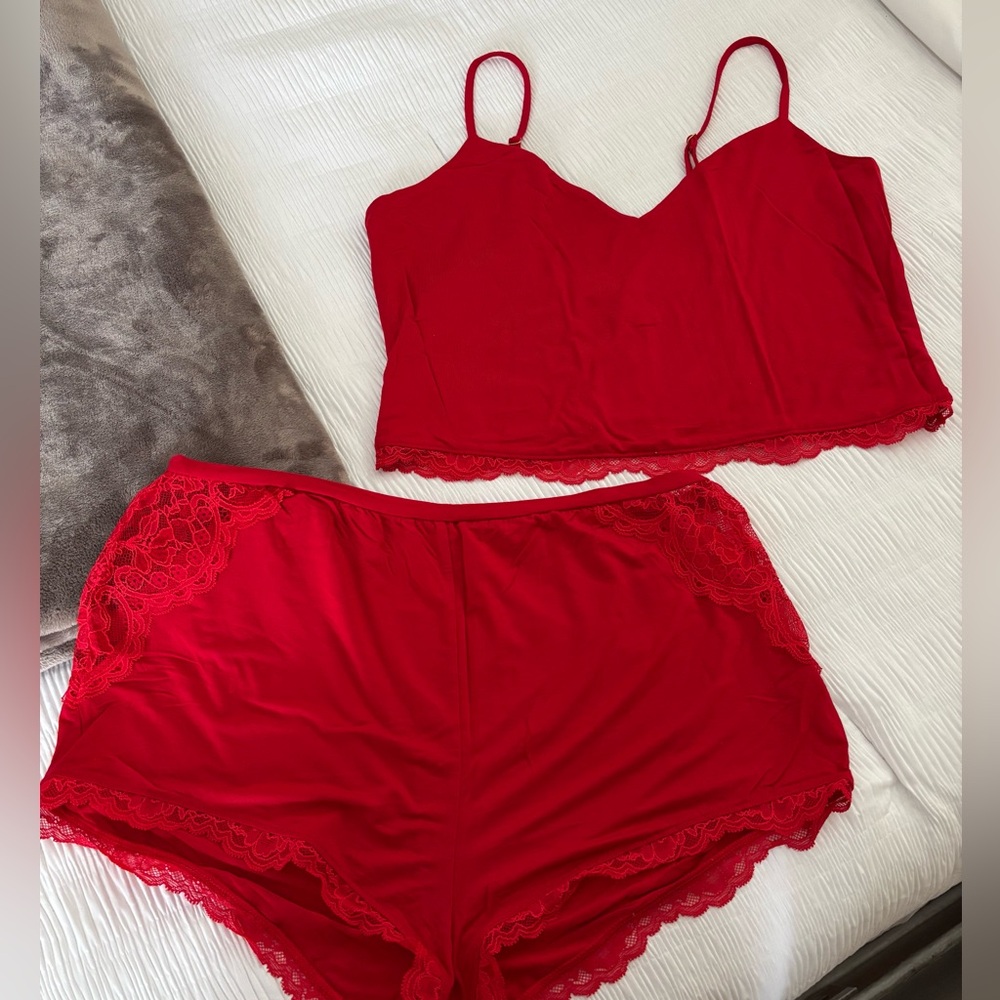 Victoria’s Secret Straight Neck Lace Cami Sleep Set